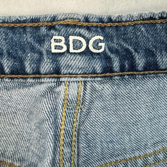 BDG Slim Boyfriend Jeans Womens Size 27 Mid Rise Medium Wash Distressed - Picture 5 of 15